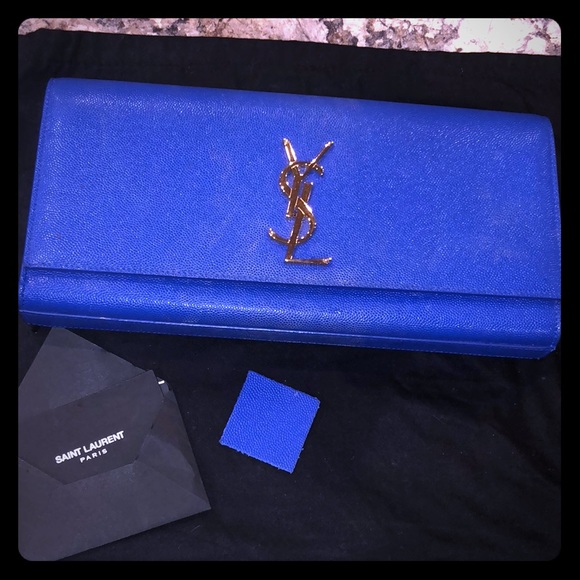 Saint Laurent Handbags - Saint Laurent Clutch